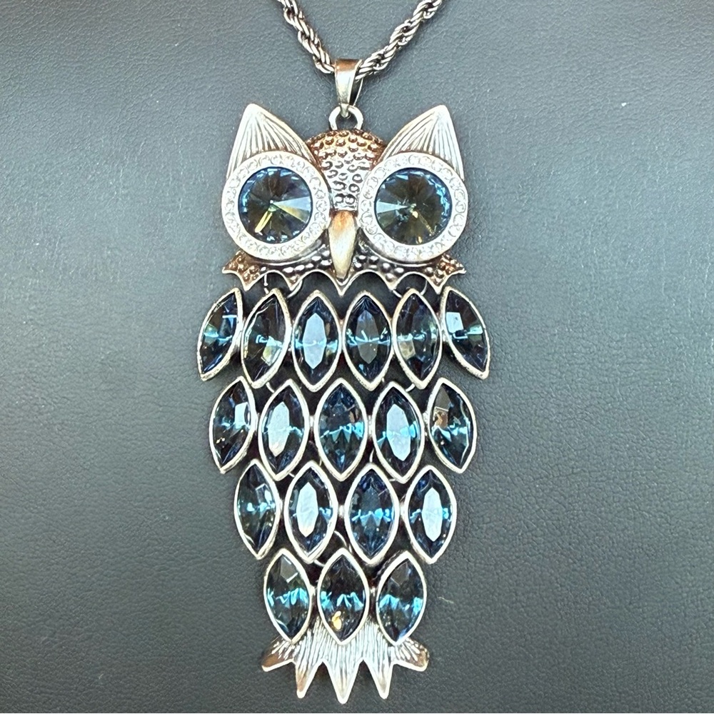 Swarovski Elements Crystal Articulated Owl Pendant Necklace Blue Rivoli Stones